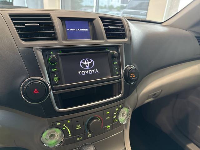 used 2013 Toyota Highlander car, priced at $9,990
