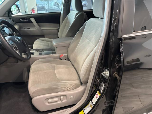 used 2013 Toyota Highlander car, priced at $9,990