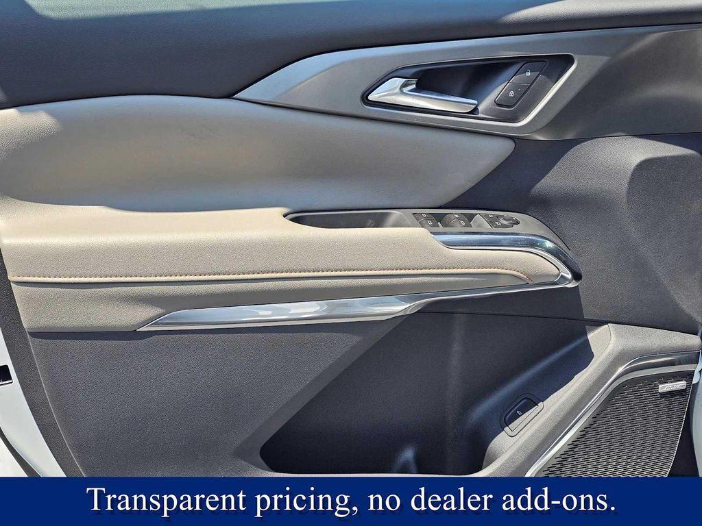new 2026 Chevrolet Traverse car, priced at $48,305