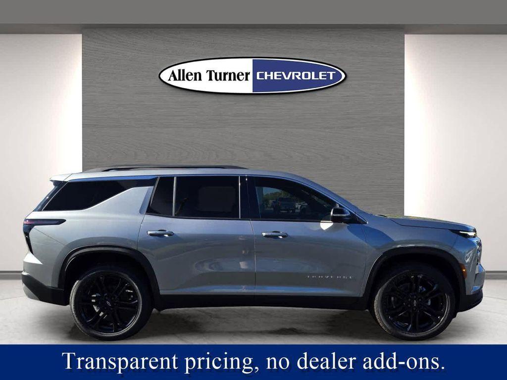 new 2026 Chevrolet Traverse car, priced at $46,915
