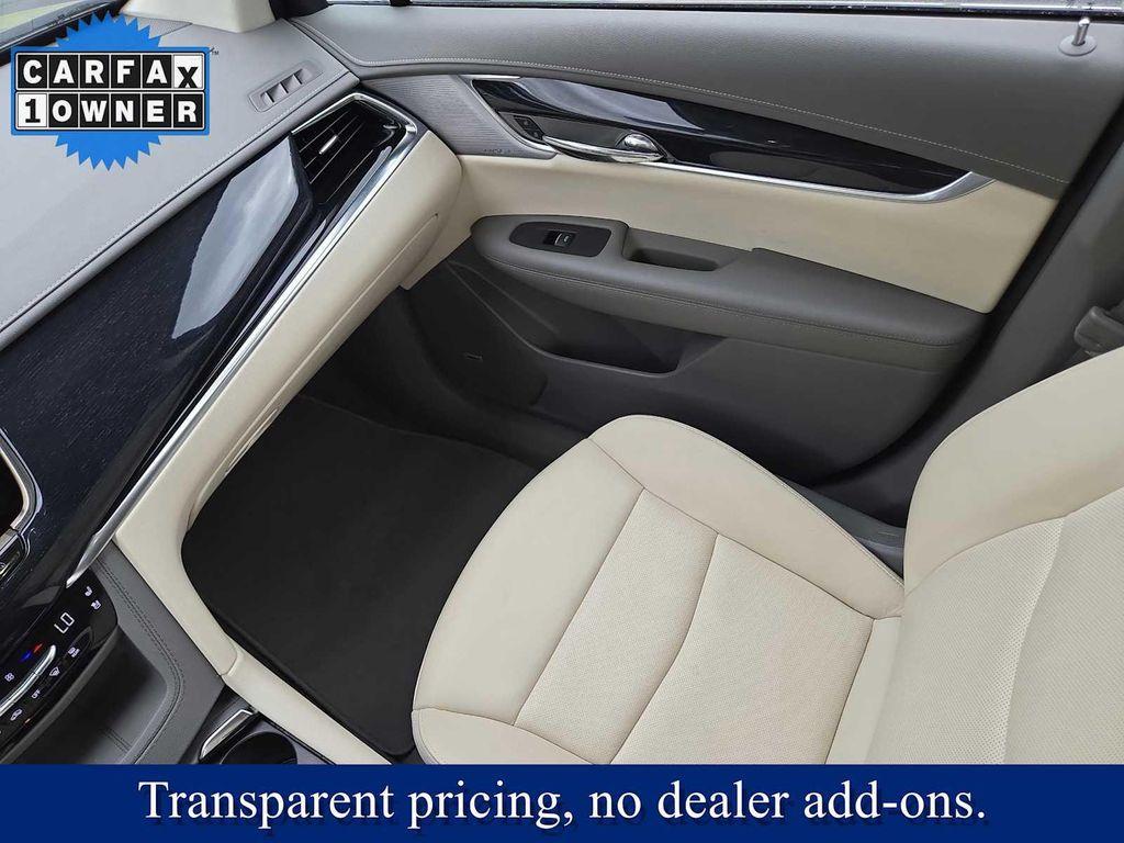 used 2025 Cadillac XT6 car, priced at $47,173