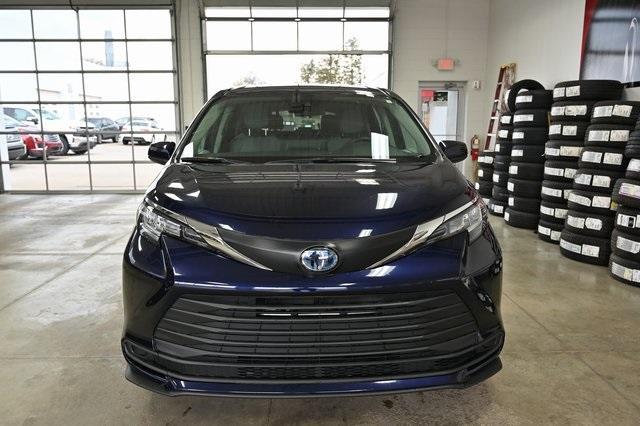 used 2022 Toyota Sienna car, priced at $38,900