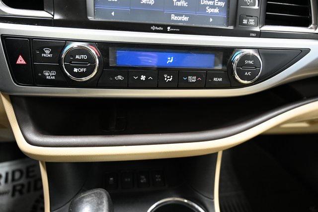 used 2014 Toyota Highlander car, priced at $13,900