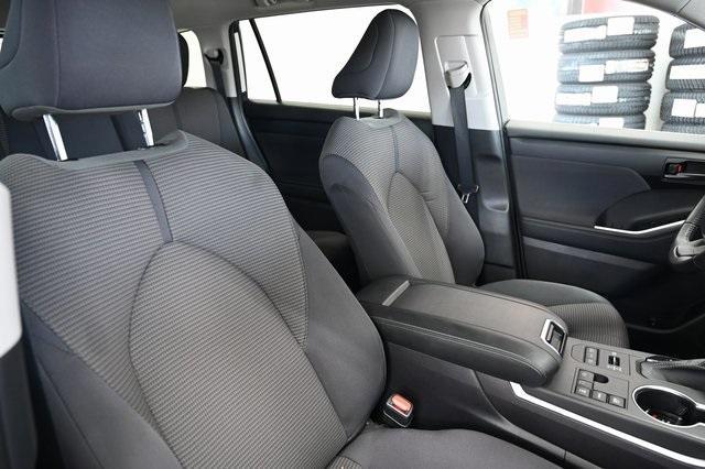 used 2023 Toyota Highlander car, priced at $36,900