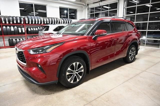 used 2022 Toyota Highlander car, priced at $36,500