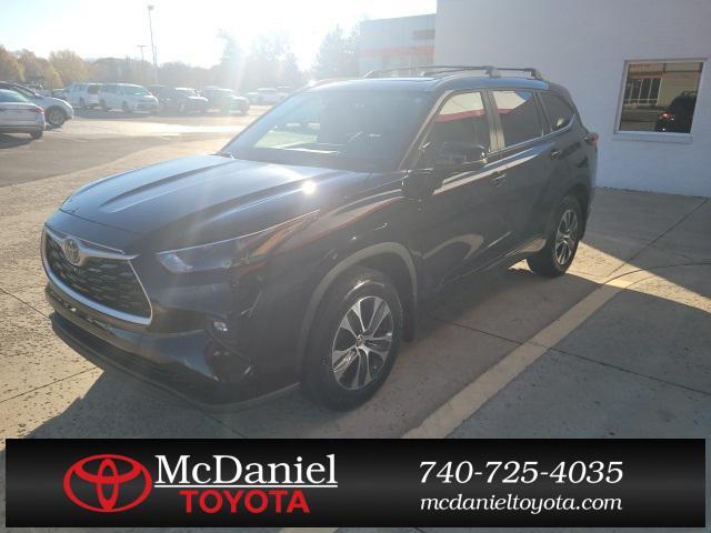 used 2023 Toyota Highlander car, priced at $37,900
