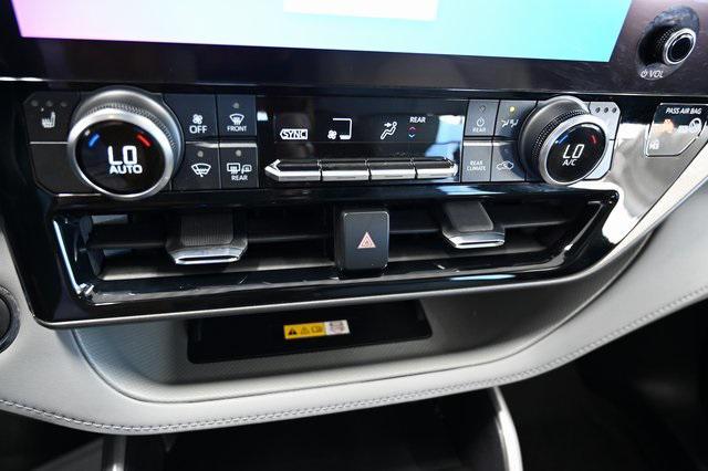 used 2023 Toyota Highlander car, priced at $36,900