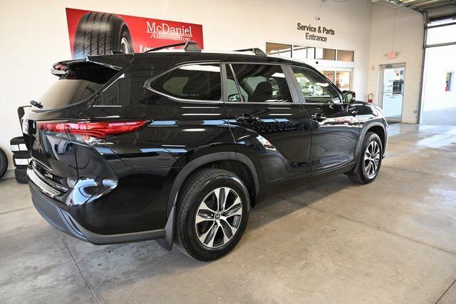 used 2023 Toyota Highlander car, priced at $36,900