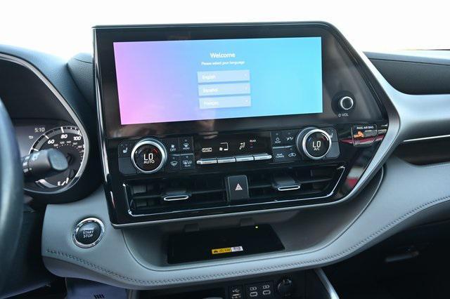 used 2023 Toyota Highlander car, priced at $36,900