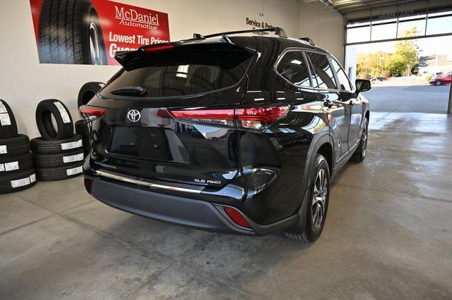 used 2023 Toyota Highlander car, priced at $36,900