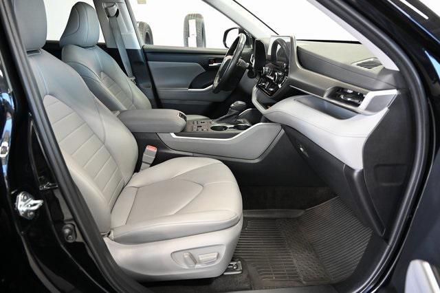 used 2023 Toyota Highlander car, priced at $36,900