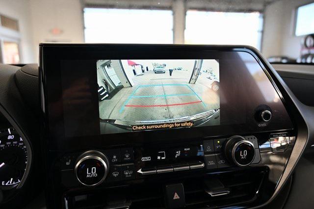 used 2023 Toyota Highlander car, priced at $36,900