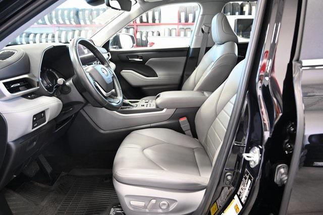 used 2023 Toyota Highlander car, priced at $36,900