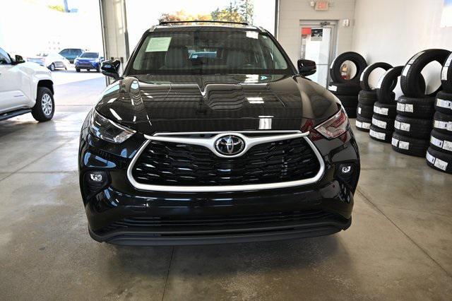 used 2023 Toyota Highlander car, priced at $36,900