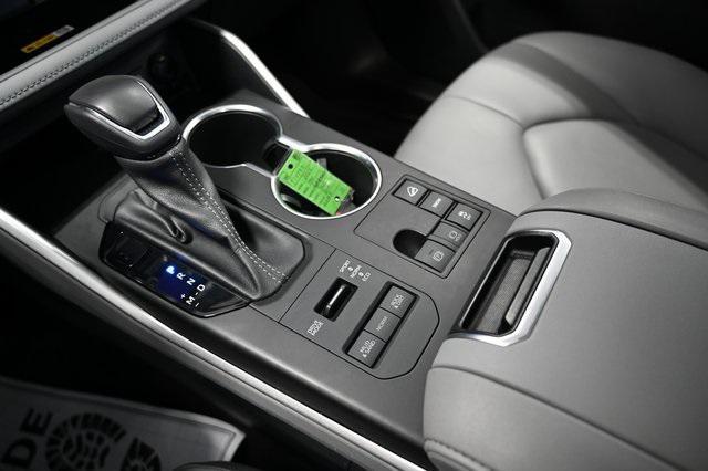 used 2023 Toyota Highlander car, priced at $36,900