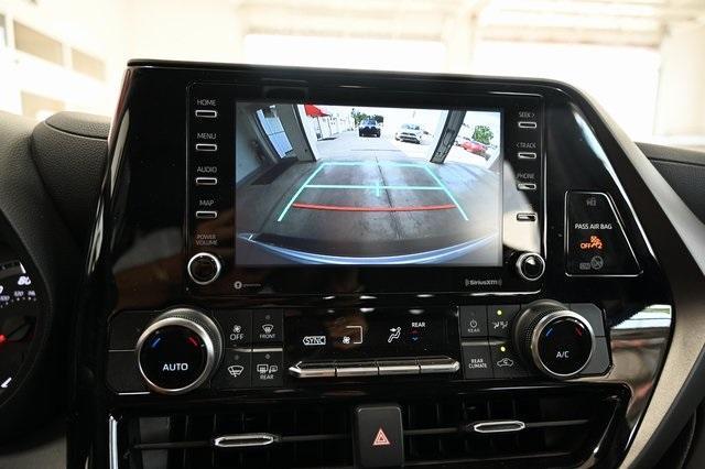 used 2021 Toyota Highlander car, priced at $30,500