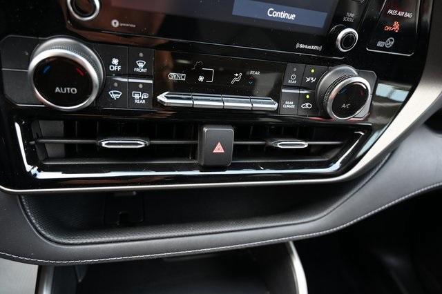used 2021 Toyota Highlander car, priced at $30,500