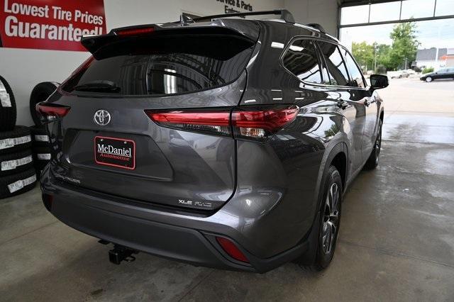 used 2021 Toyota Highlander car, priced at $33,900