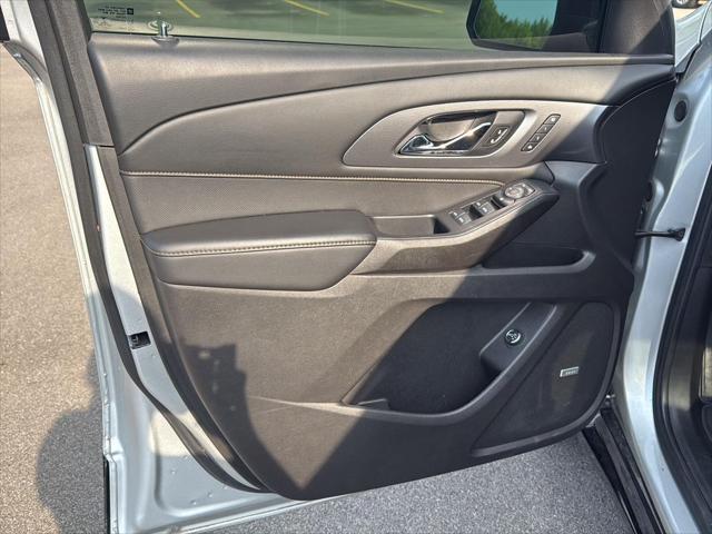 used 2021 Chevrolet Traverse car, priced at $31,395