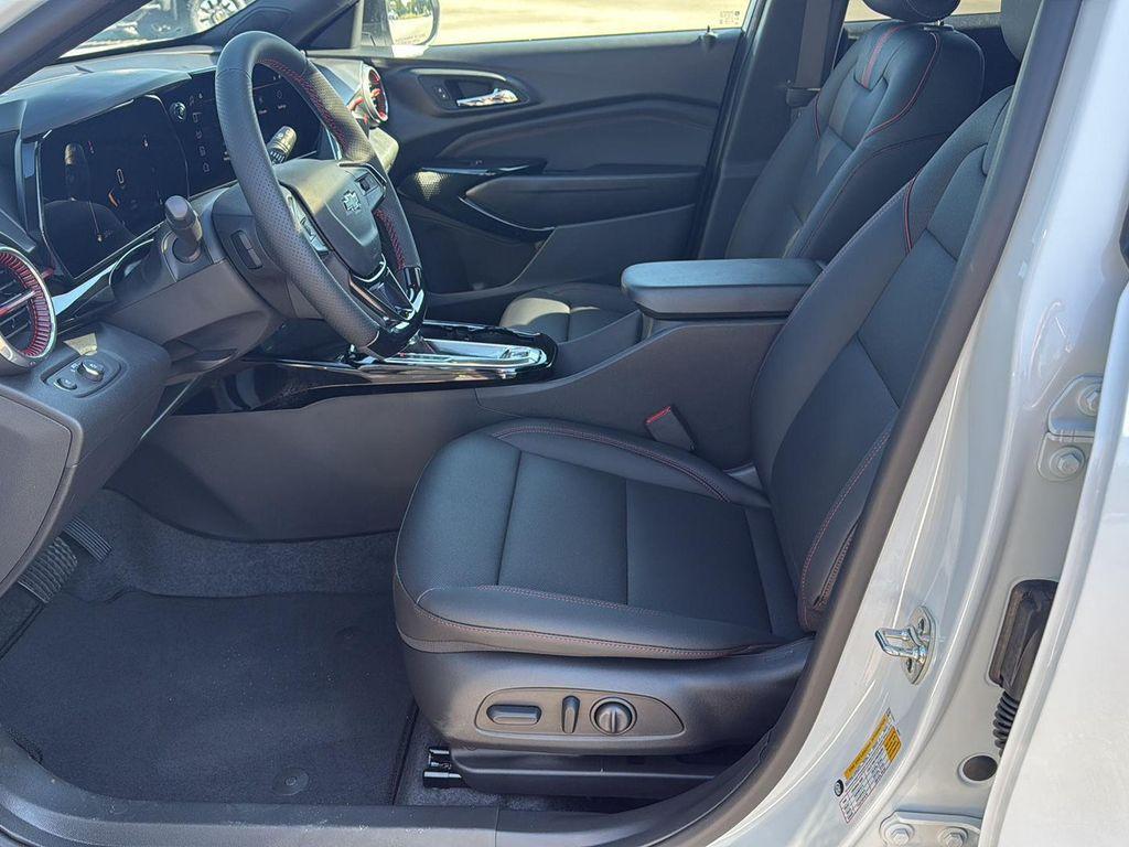 new 2025 Chevrolet Trax car, priced at $27,625