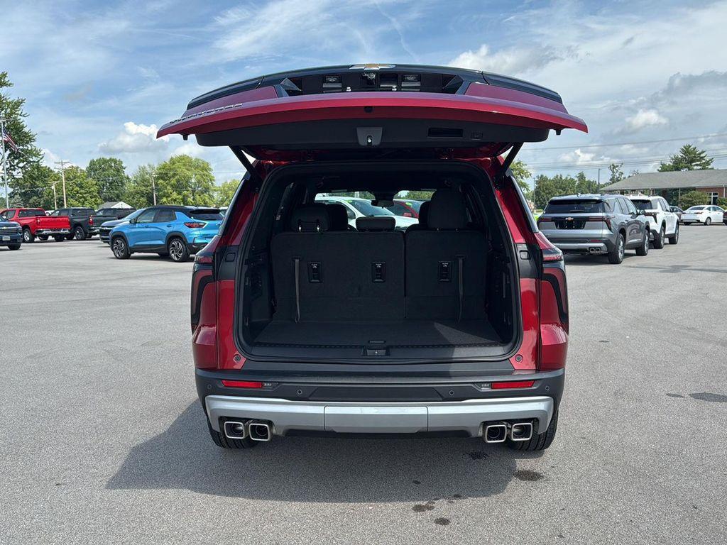 new 2025 Chevrolet Traverse car, priced at $42,590