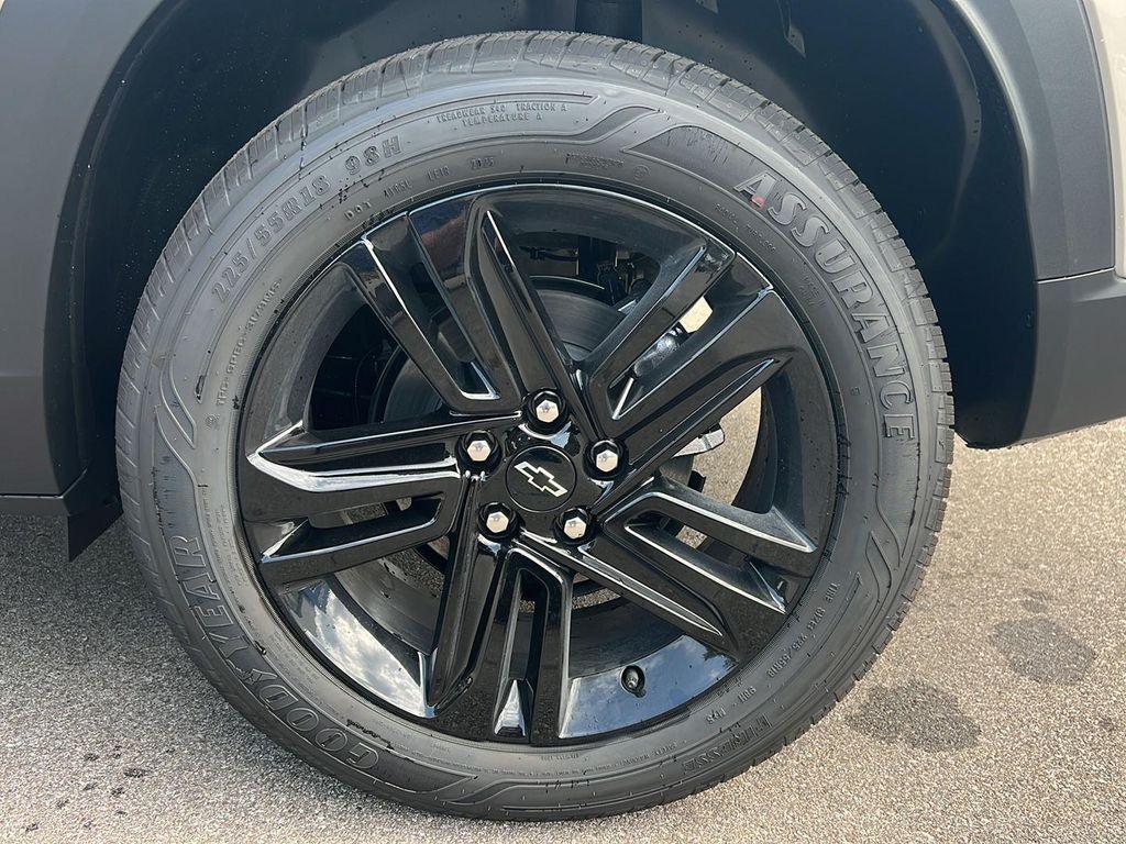new 2026 Chevrolet Trax car, priced at $28,425