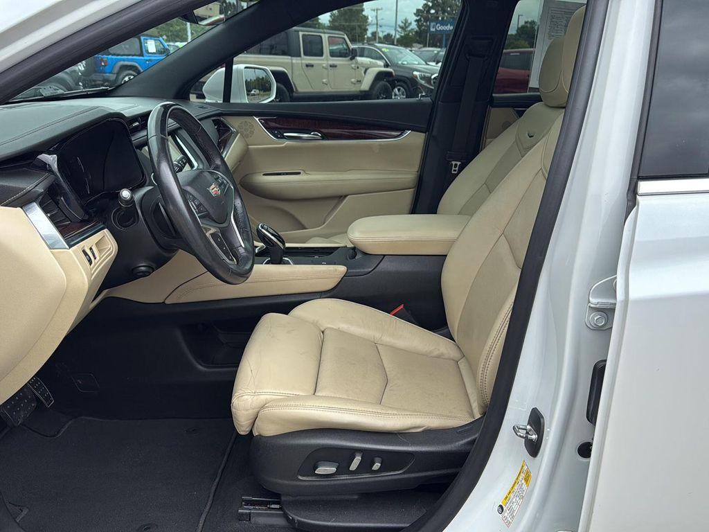 used 2017 Cadillac XT5 car, priced at $17,895