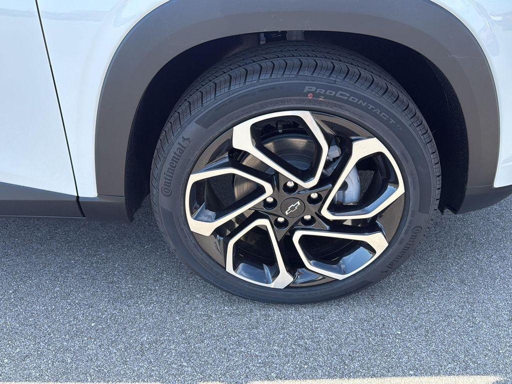 new 2025 Chevrolet Trax car, priced at $27,350