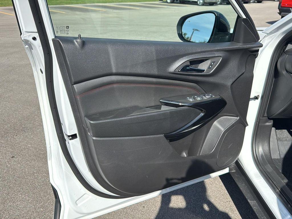 new 2025 Chevrolet Trax car, priced at $27,350