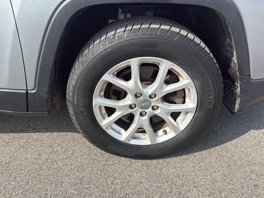 used 2014 Jeep Cherokee car, priced at $8,495