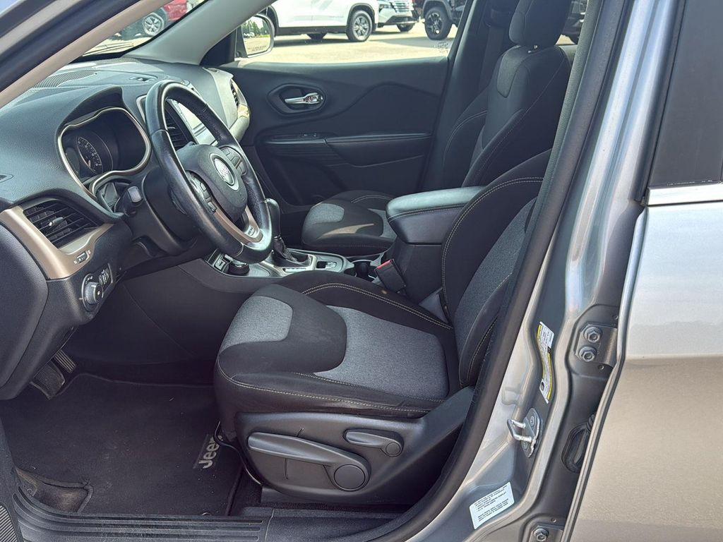 used 2014 Jeep Cherokee car, priced at $8,495