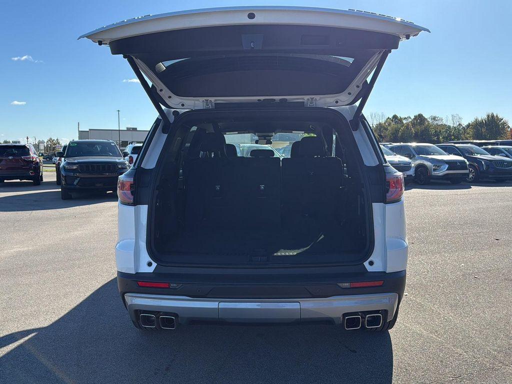 used 2025 GMC Acadia car, priced at $35,800