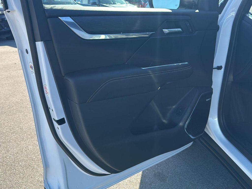 used 2025 GMC Acadia car, priced at $35,800