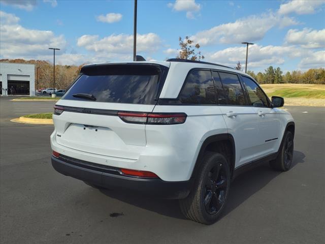 new 2025 Jeep Grand Cherokee car, priced at $45,986