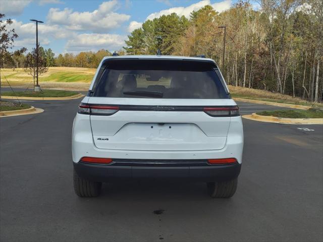 new 2025 Jeep Grand Cherokee car, priced at $44,495