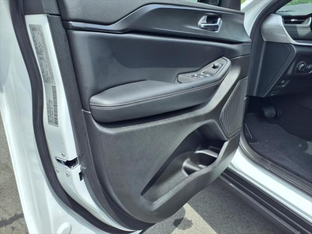 new 2025 Jeep Grand Cherokee L car, priced at $44,872
