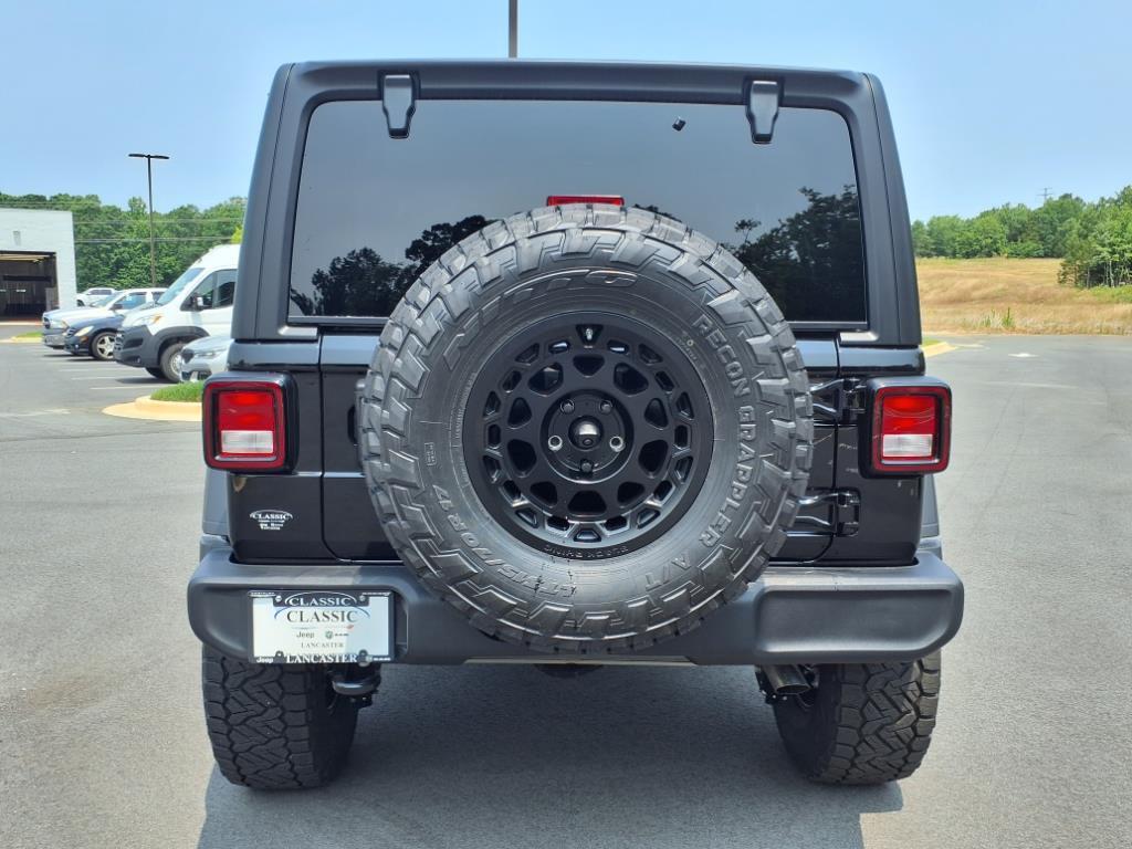 new 2025 Jeep Wrangler car, priced at $44,315