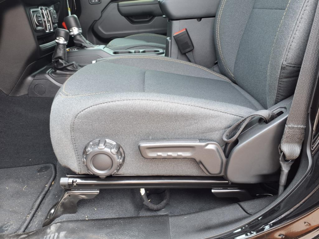 new 2025 Jeep Wrangler car, priced at $44,315