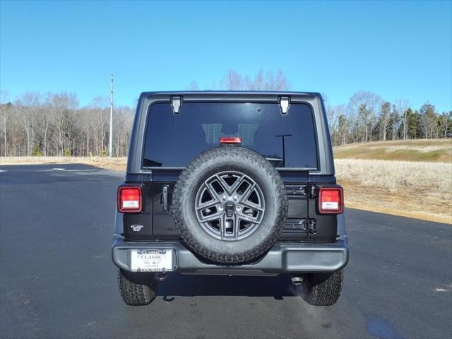 new 2025 Jeep Wrangler car, priced at $45,856