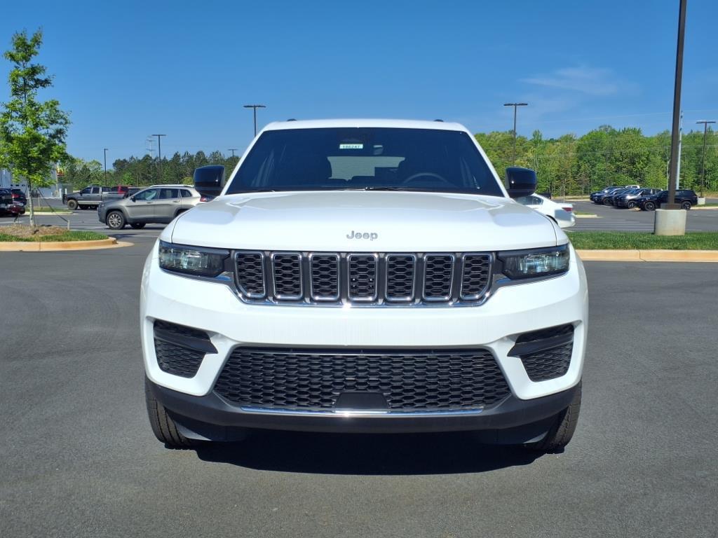 new 2025 Jeep Grand Cherokee car, priced at $34,125