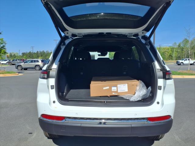 new 2025 Jeep Grand Cherokee car, priced at $34,125