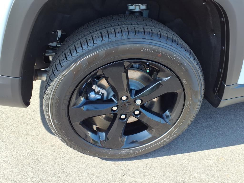 new 2025 Jeep Grand Cherokee L car, priced at $48,579