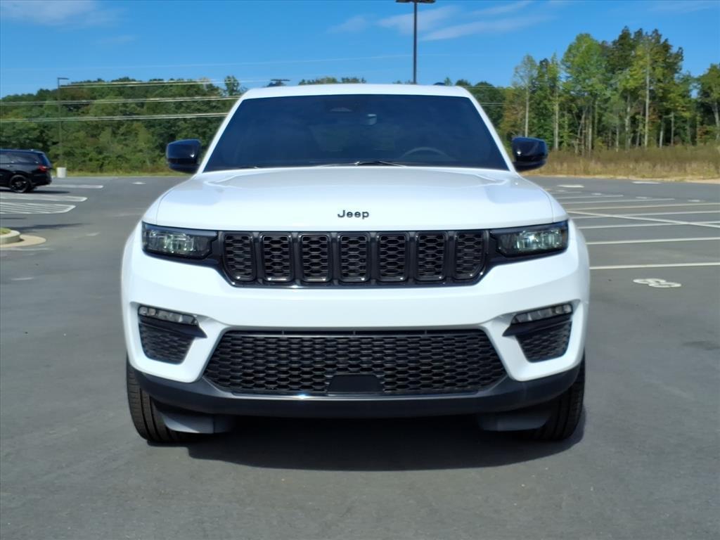 new 2025 Jeep Grand Cherokee car, priced at $43,385