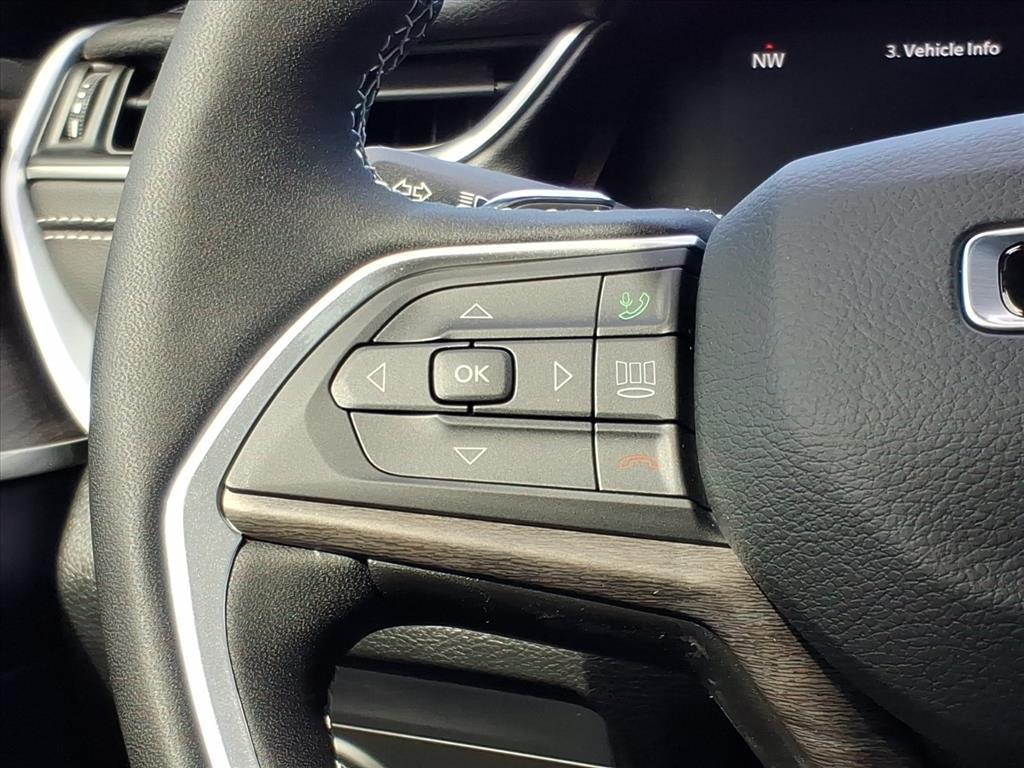 new 2025 Jeep Grand Cherokee car, priced at $43,385