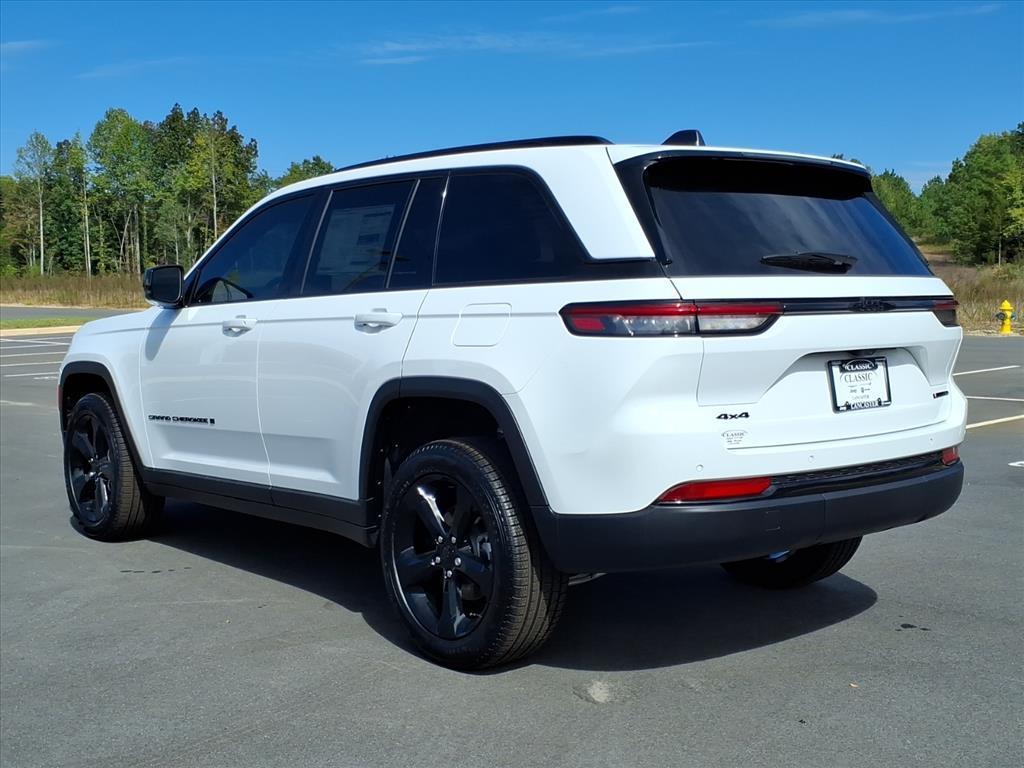 new 2025 Jeep Grand Cherokee car, priced at $43,385