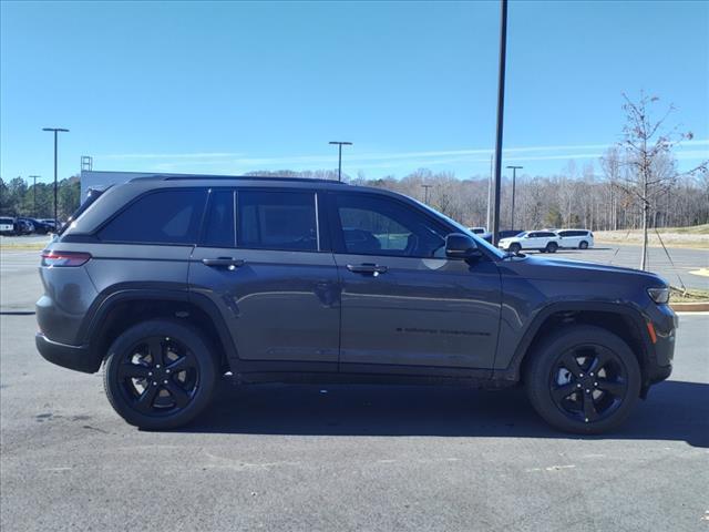 new 2025 Jeep Grand Cherokee car, priced at $50,035