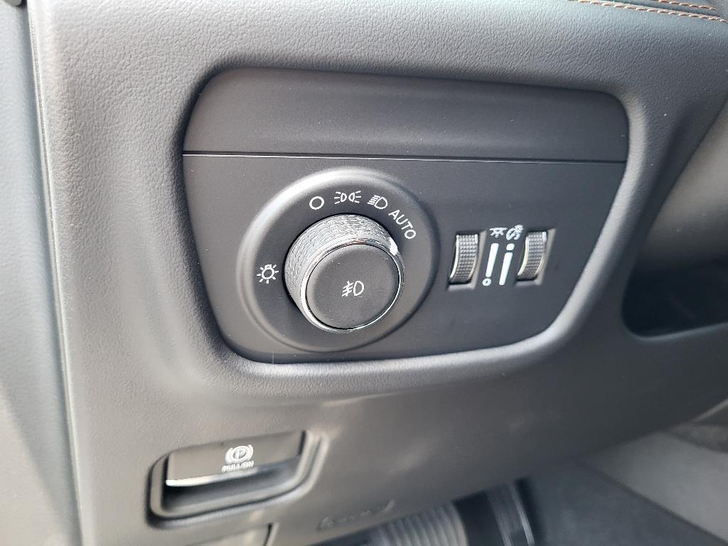new 2024 Jeep Grand Cherokee car, priced at $72,605
