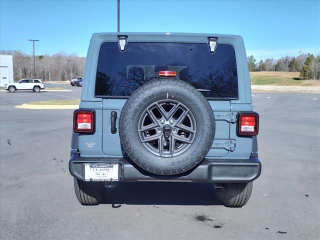new 2025 Jeep Wrangler car, priced at $49,086