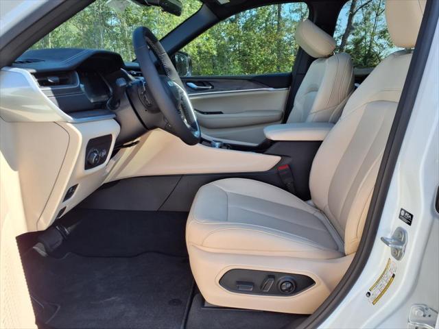 new 2025 Jeep Grand Cherokee car, priced at $48,388