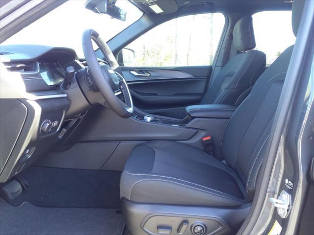 new 2025 Jeep Grand Cherokee car, priced at $37,219